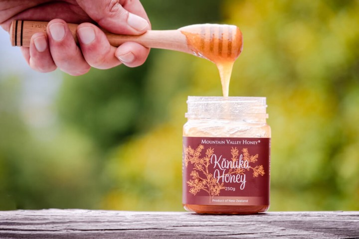 Raw Kanuka Honey with Drizzler
